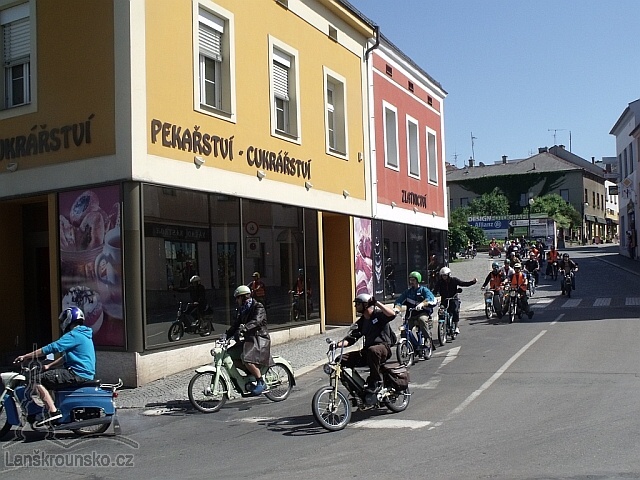 11_Cesta Lanskrounem.jpg